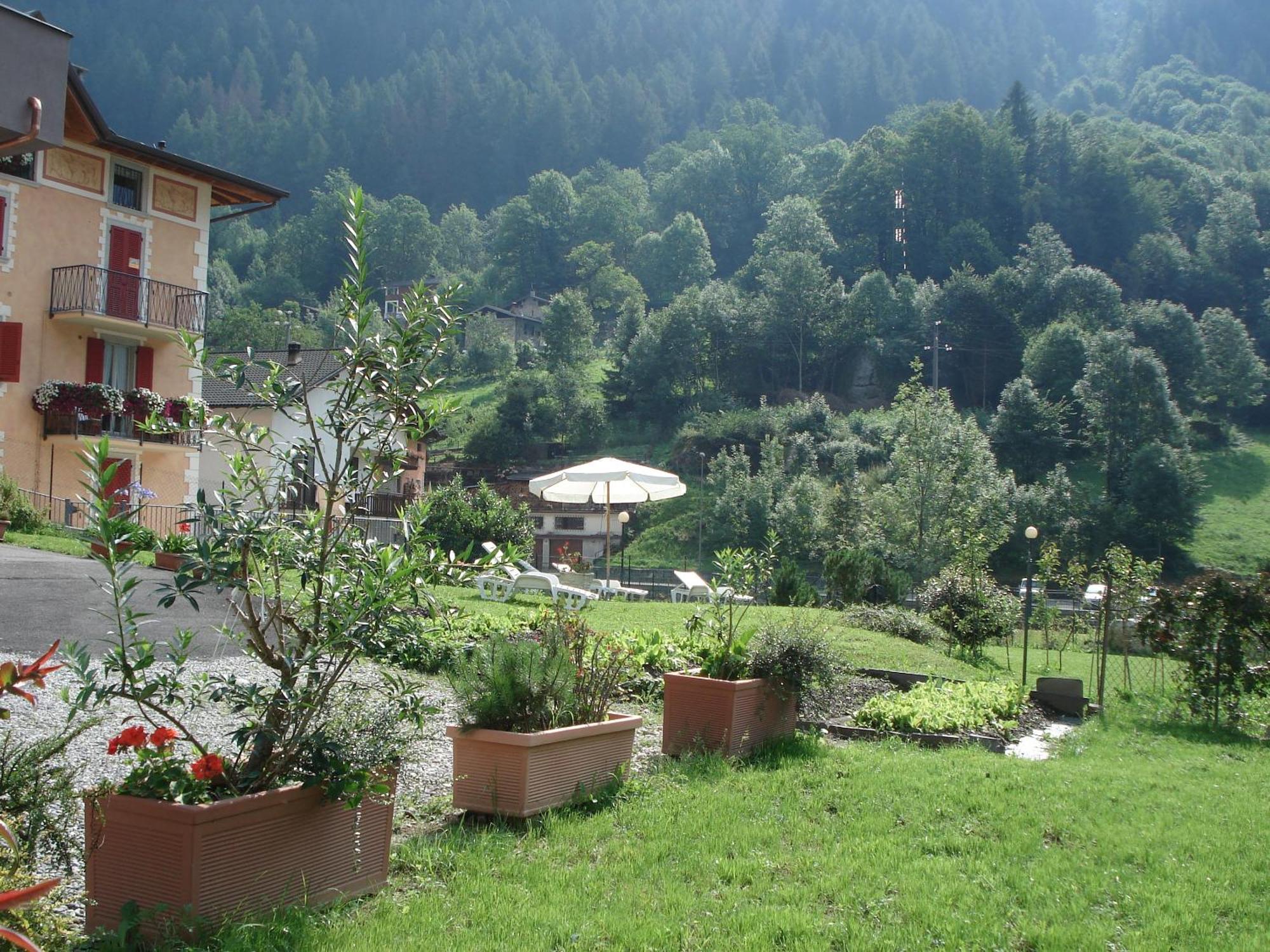 Hotel Pedretti Branzi Luaran gambar