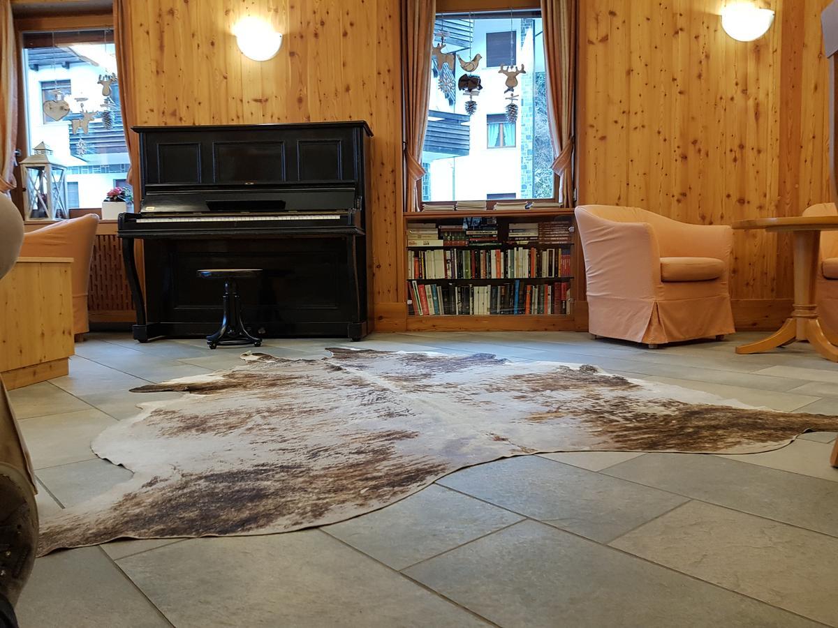 Hotel Pedretti Branzi Luaran gambar